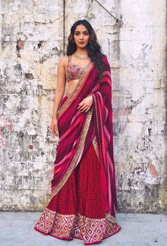 How To Wear Saree In Different Styles For Perfect Look | Trendy Saree  Draping Style - Hiscraves