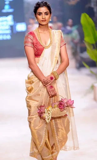 traditional dhoti saree draping