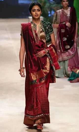traditional wedding saree draping