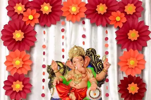 Read more about the article Easy and Simple Ganpati Festival Decoration Ideas at Home (2024)