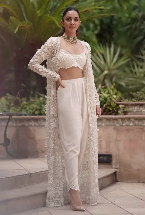 modern wedding guest outfit