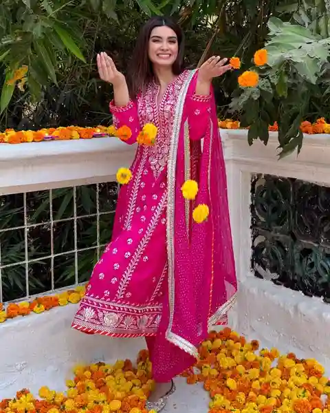 Diana Penty wore pink embroidered kurta set for DIwali celebration