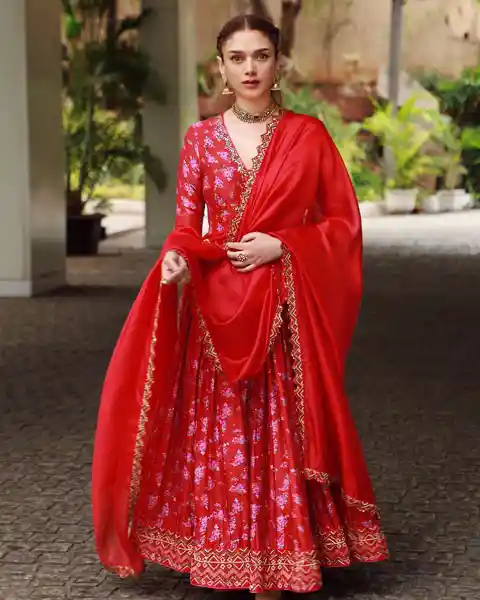 Aditi Rao Hydari looks beautiful in red floral printed Anarkali