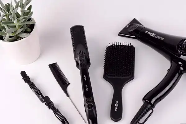 Read more about the article Best Hair Straightening Brushes for Curly and Frizzy Hair (India)